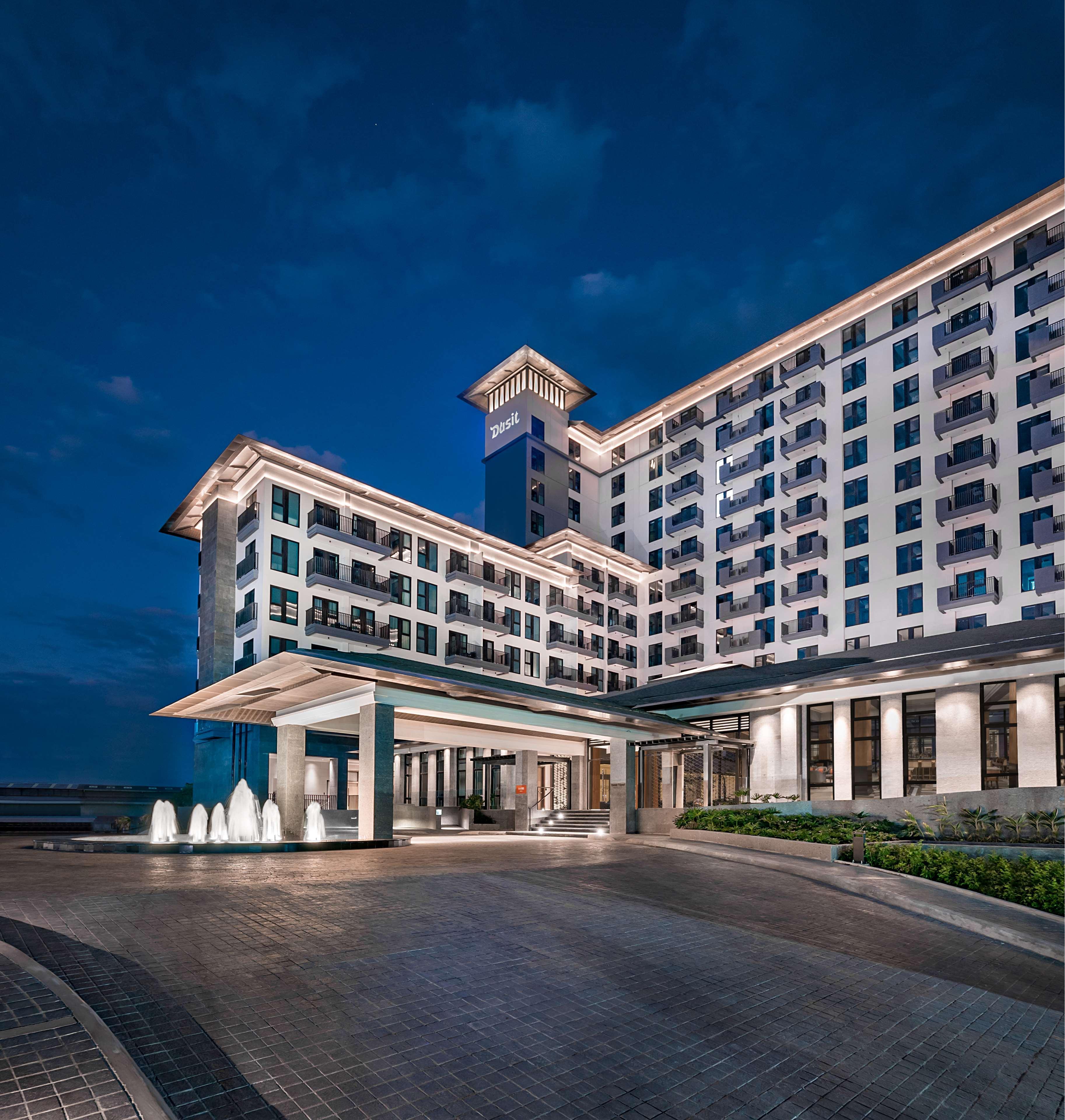 Hotel Dusitd2 Davao City Esterno foto